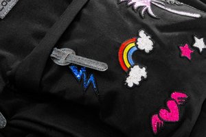 Iskolai hátizsák Hippie Sparkling badges black-4