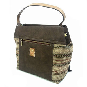 Egy füles kézitáska, Explorer-3