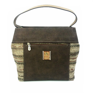 Egy füles kézitáska, Explorer-4