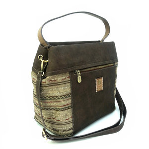 Egy füles kézitáska, Explorer-5