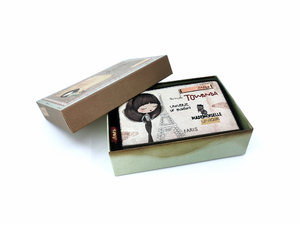 Közepes méretű pénztárca Couture-7